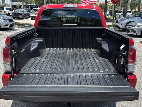 Used 2022 Toyota Tacoma TRD Sport w/ Technology Package RWD image 8