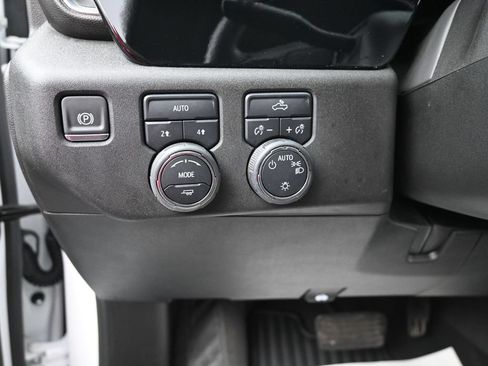 Used 2025 Chevrolet Silverado 1500 LT AWD/4WD image 11