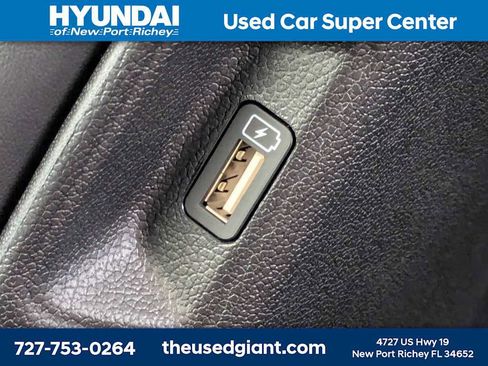 Used 2023 Kia Sorento SX AWD/4WD image 19
