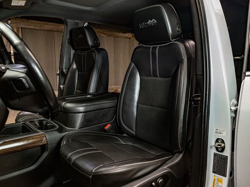 Used 2020 Chevrolet Silverado 2500 High Country w/ Z71 Off-Road Package image 19