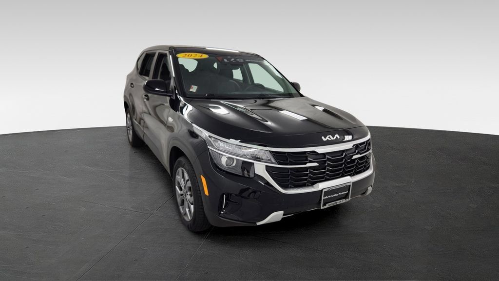 Used 2024 Kia Seltos LX AWD/4WD image 1
