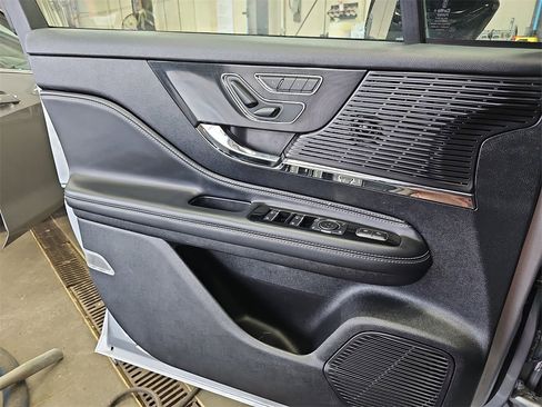 Used 2022 Lincoln Corsair AWD w/ Equipment Group 101A image 27