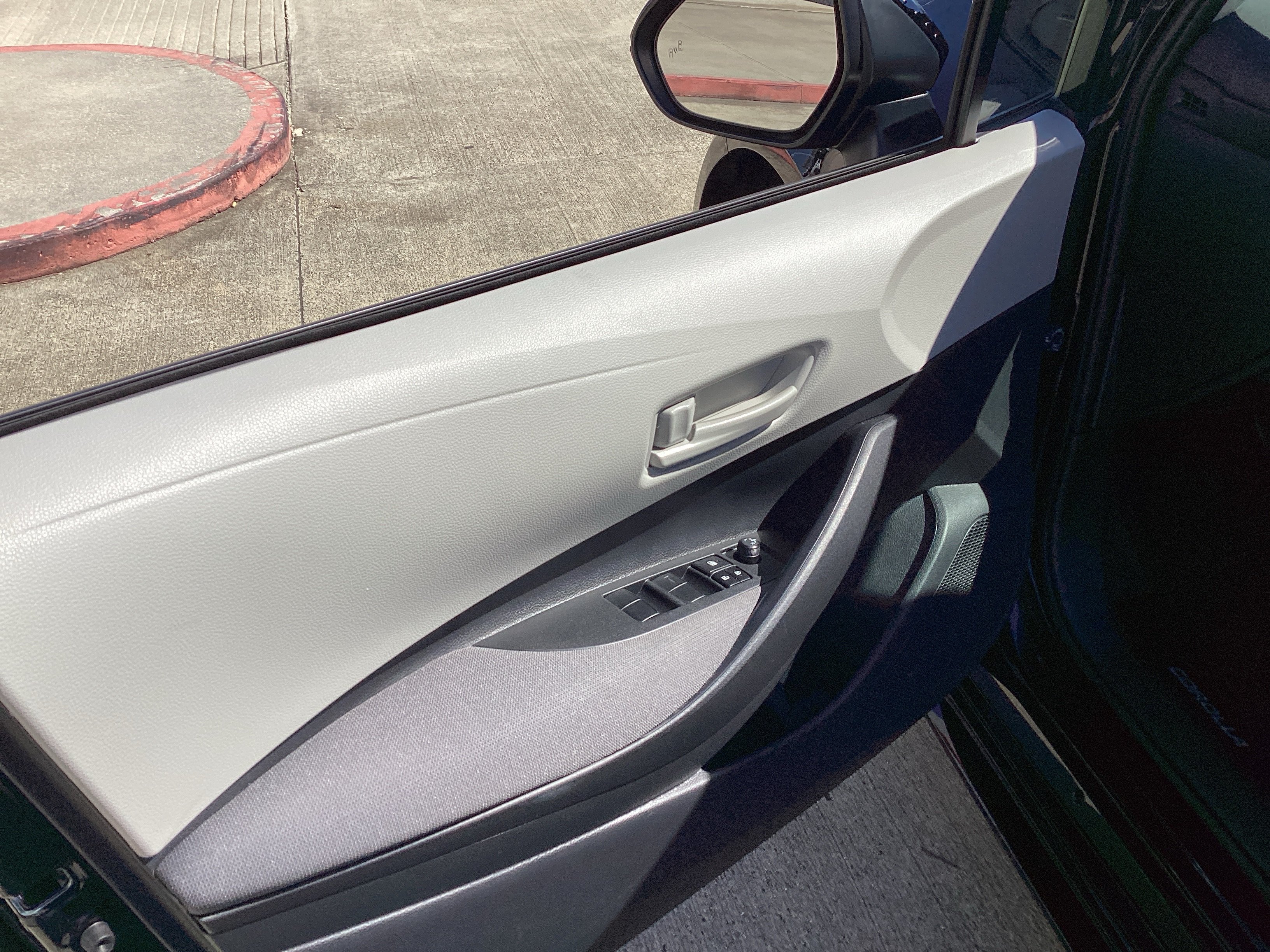 Used 2026 Toyota Corolla LE FWD image 15