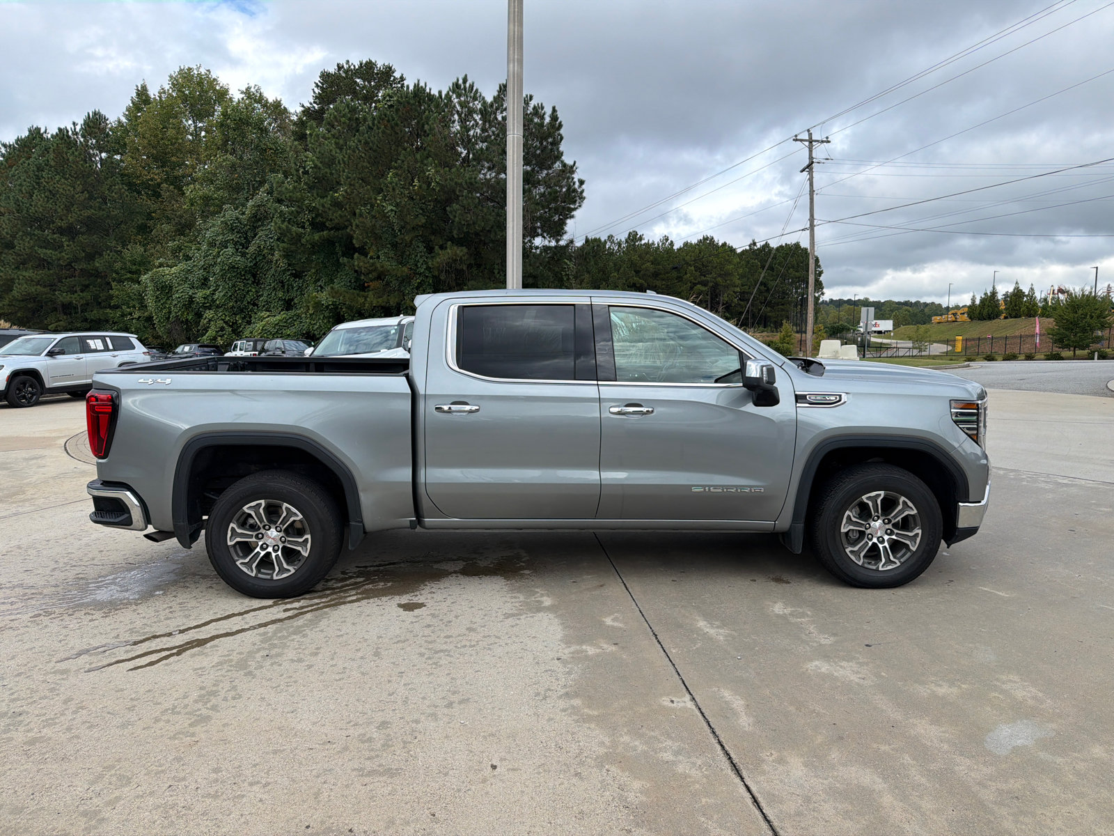 Used 2025 GMC Sierra 1500 SLT AWD/4WD image 7