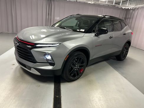 Used 2023 Chevrolet Blazer LT w/ Convenience Package FWD image 3