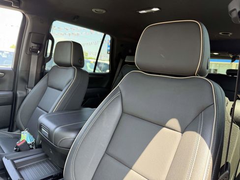 Certified 2025 Chevrolet Tahoe Premier AWD/4WD image 12