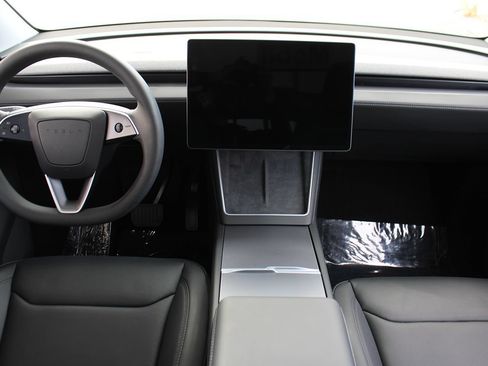 Used 2026 Tesla Model Y Long Range AWD/4WD image 12