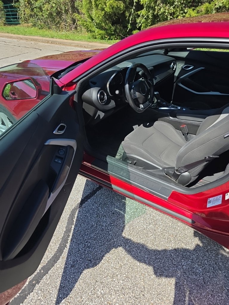 Used 2023 Chevrolet Camaro LT RWD image 3