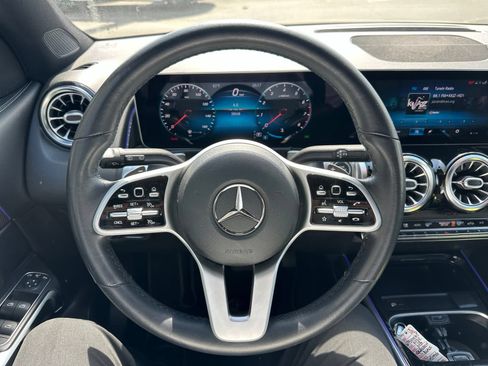 Used 2020 Mercedes-Benz GLB 250 w/ Premium Package image 2
