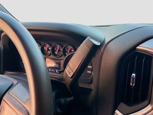 Used 2024 Chevrolet Silverado 1500 Custom image 16