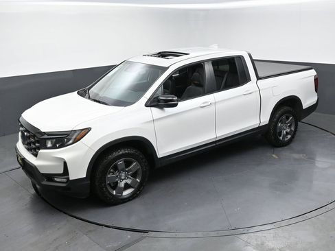 Used 2025 Honda Ridgeline TrailSport image 46