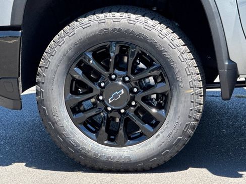 New 2026 Chevrolet Silverado 2500 Custom w/ Custom Value Package AWD/4WD image 23