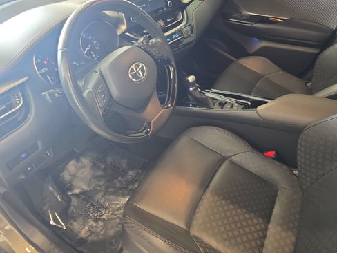Used 2021 Toyota C-HR Limited FWD image 15