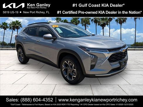 Used 2025 Chevrolet Trax LT w/ Driver Confidence Package FWD image 1