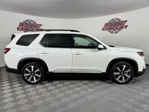 Used 2023 Honda Pilot Touring image 8