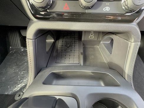 New 2025 Ford Ranger Raptor image 17