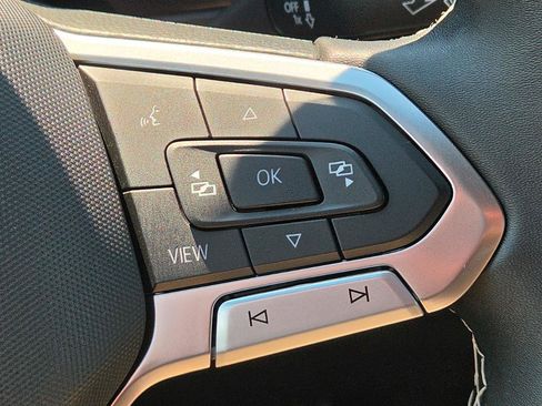 Certified 2023 Volkswagen Tiguan SE R-Line FWD image 22