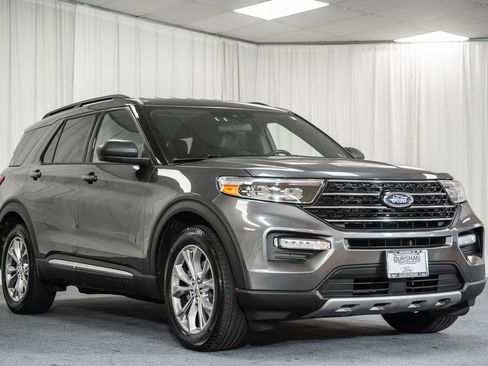 Certified 2020 Ford Explorer XLT w/ Equipment Group 202A AWD/4WD image 1