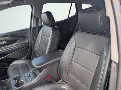Used 2024 GMC Terrain SLT AWD/4WD image 13