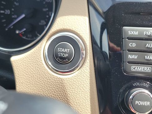 Used 2016 Nissan Rogue SV w/ SV Premium Package FWD image 23