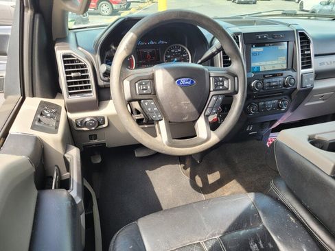Used 2017 Ford F250 XLT w/ XLT Value Package image 7