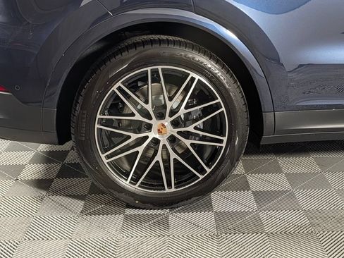 New 2026 Porsche Cayenne AWD/4WD image 13