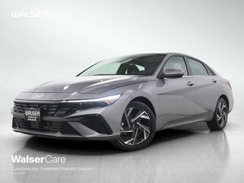 Used 2025 Hyundai Elantra SEL image 1