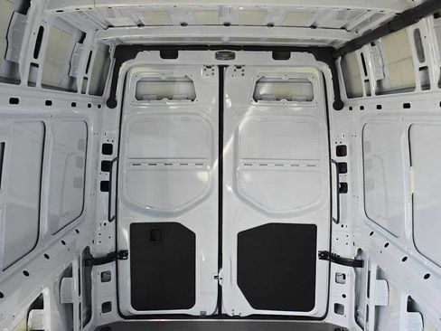 Used 2025 Mercedes-Benz Sprinter 2500 image 16
