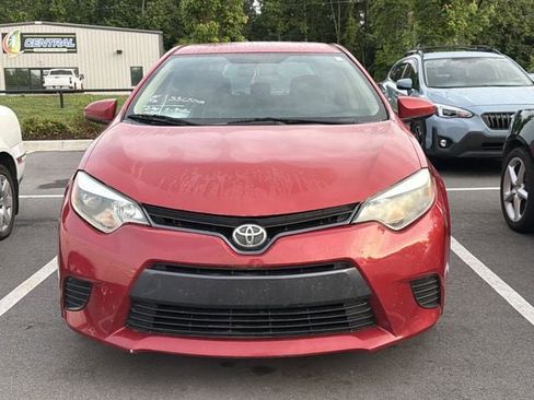 Used 2016 Toyota Corolla LE FWD image 2