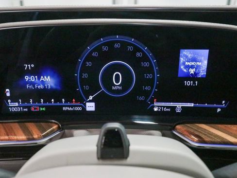 Used 2024 Cadillac Escalade ESV Sport Platinum w/ LPO, ONYX Package image 16