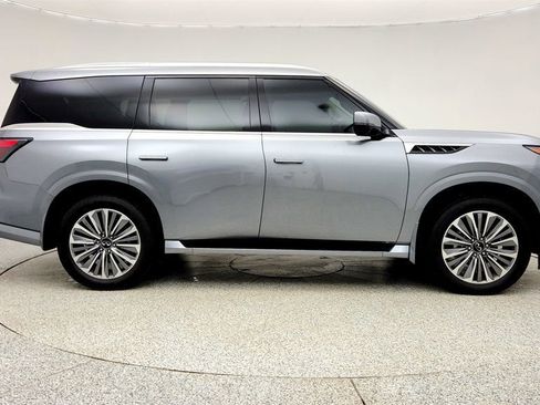 Used 2025 INFINITI QX80 Sensory w/ Premium Cargo Package AWD/4WD image 4