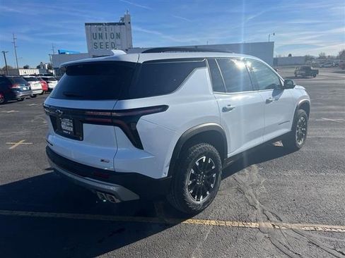 New 2026 Chevrolet Traverse Z71 w/ Enhanced Driving Package image 4