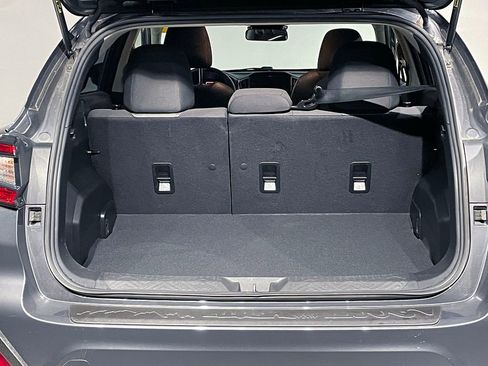 Used 2024 Subaru Crosstrek 2.0i Premium image 5