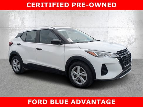 Used 2023 Nissan Kicks S image 1