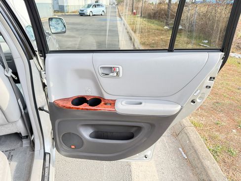 Used 2006 Toyota Highlander 4WD Hybrid image 26