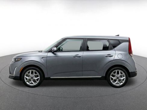 Used 2025 Kia Soul LX w/ LX Technology Package FWD image 4