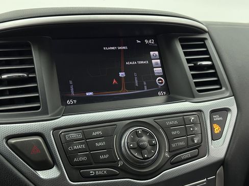 Used 2019 Nissan Pathfinder SL FWD image 25