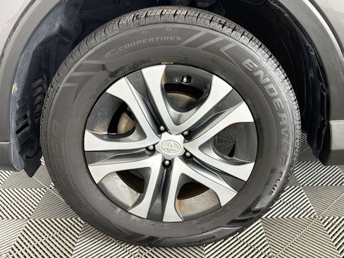 Used 2017 Toyota RAV4 LE FWD image 35