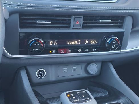 Used 2023 Nissan Rogue SV image 25