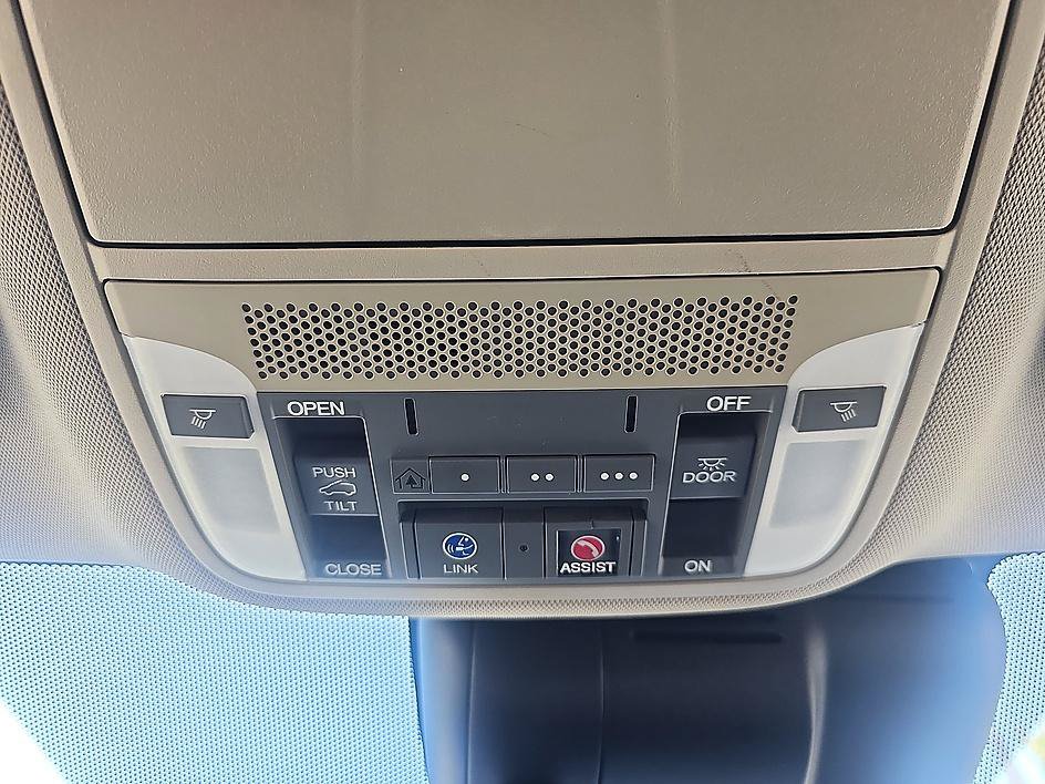 Used 2018 Acura RDX w/ Advance Package FWD image 24