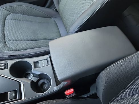 Used 2024 Subaru Crosstrek 2.0i Premium image 33