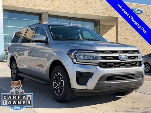 Used 2024 Ford Expedition Max XLT image 19