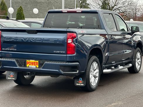 Used 2022 Chevrolet Silverado 1500 Custom image 4