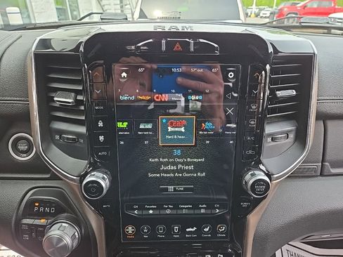 Used 2019 RAM 2500 Laramie w/ Night Edition AWD/4WD image 17