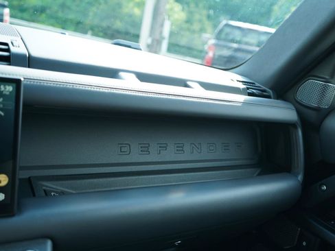 Used 2023 Land Rover Defender 110 V8 AWD/4WD image 56