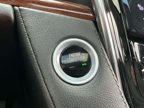 Used 2016 Cadillac Escalade Luxury image 28