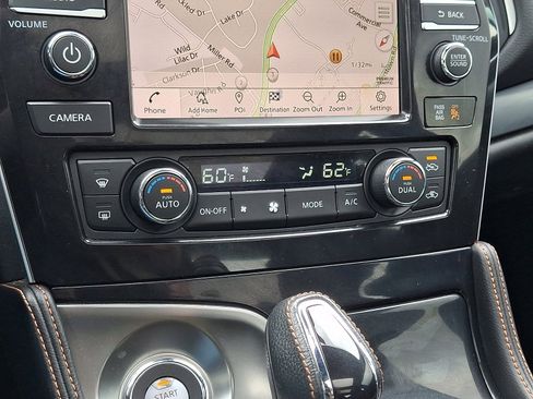 Used 2023 Nissan Maxima SR w/ Sport Mat Group FWD image 25