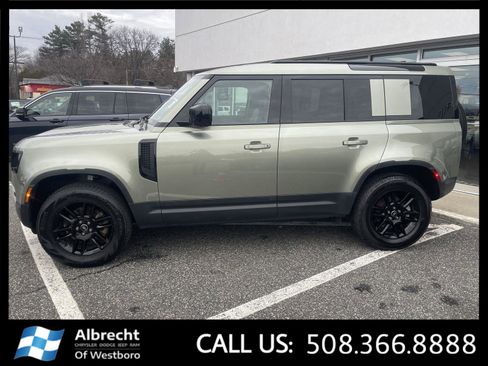 Used 2025 Land Rover Defender 110 S image 2