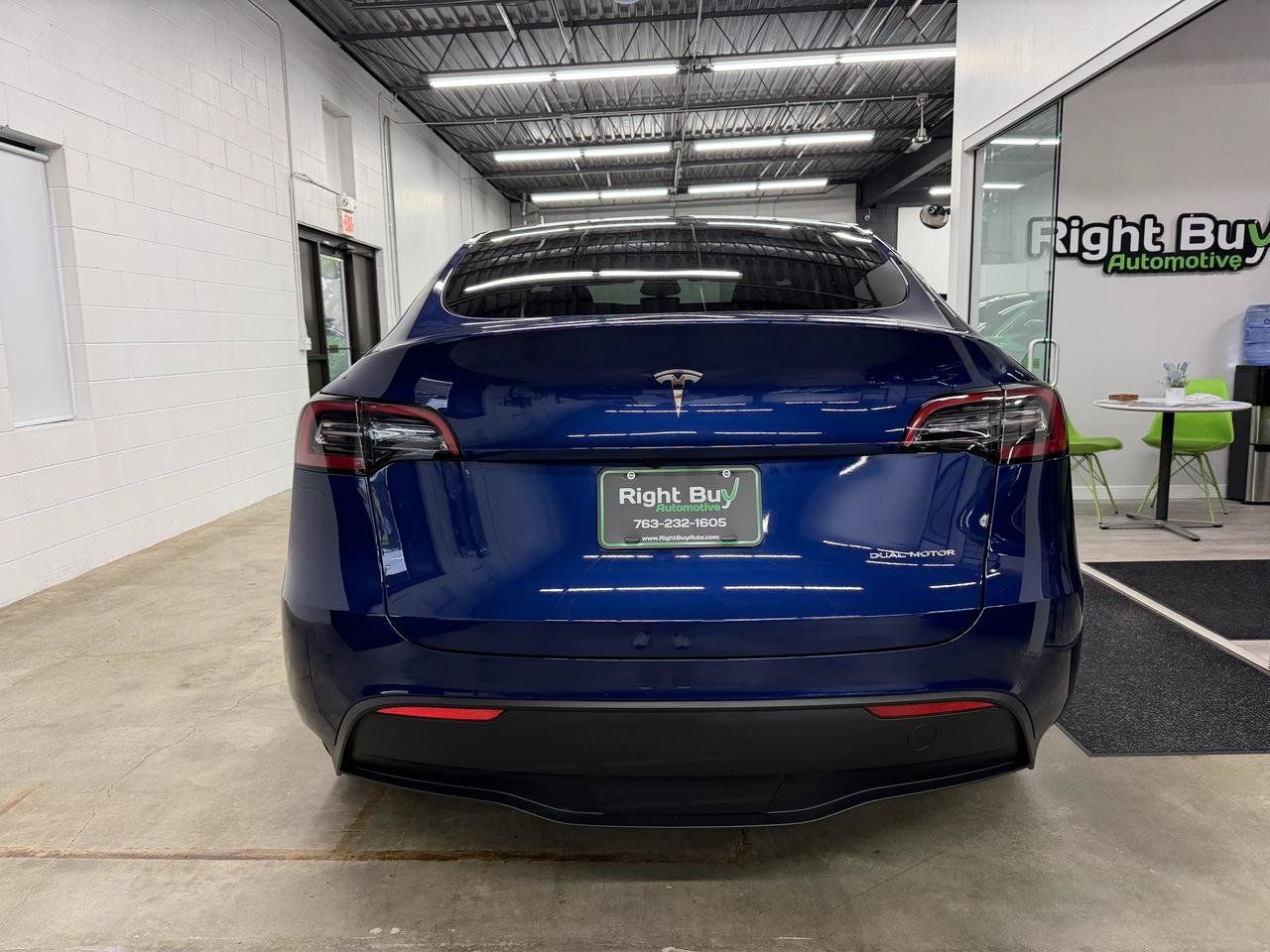 Used 2024 Tesla Model Y Long Range AWD/4WD image 5