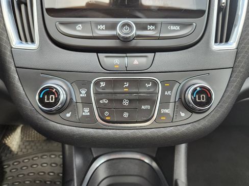 Used 2021 Chevrolet Malibu LT image 26